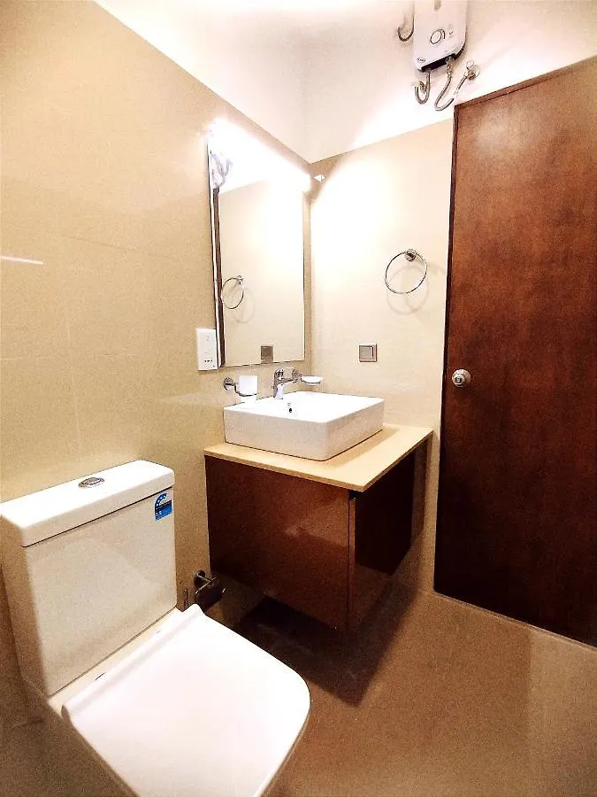 Ocean Breeze Condo By Lake Infinity Negombo 0*,