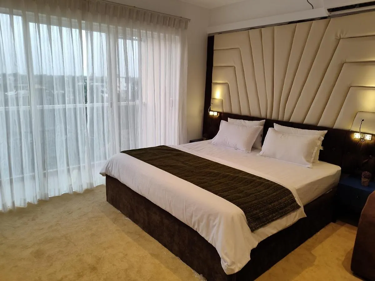 Ocean Breeze Condo By Lake Infinity Negombo 0*,
